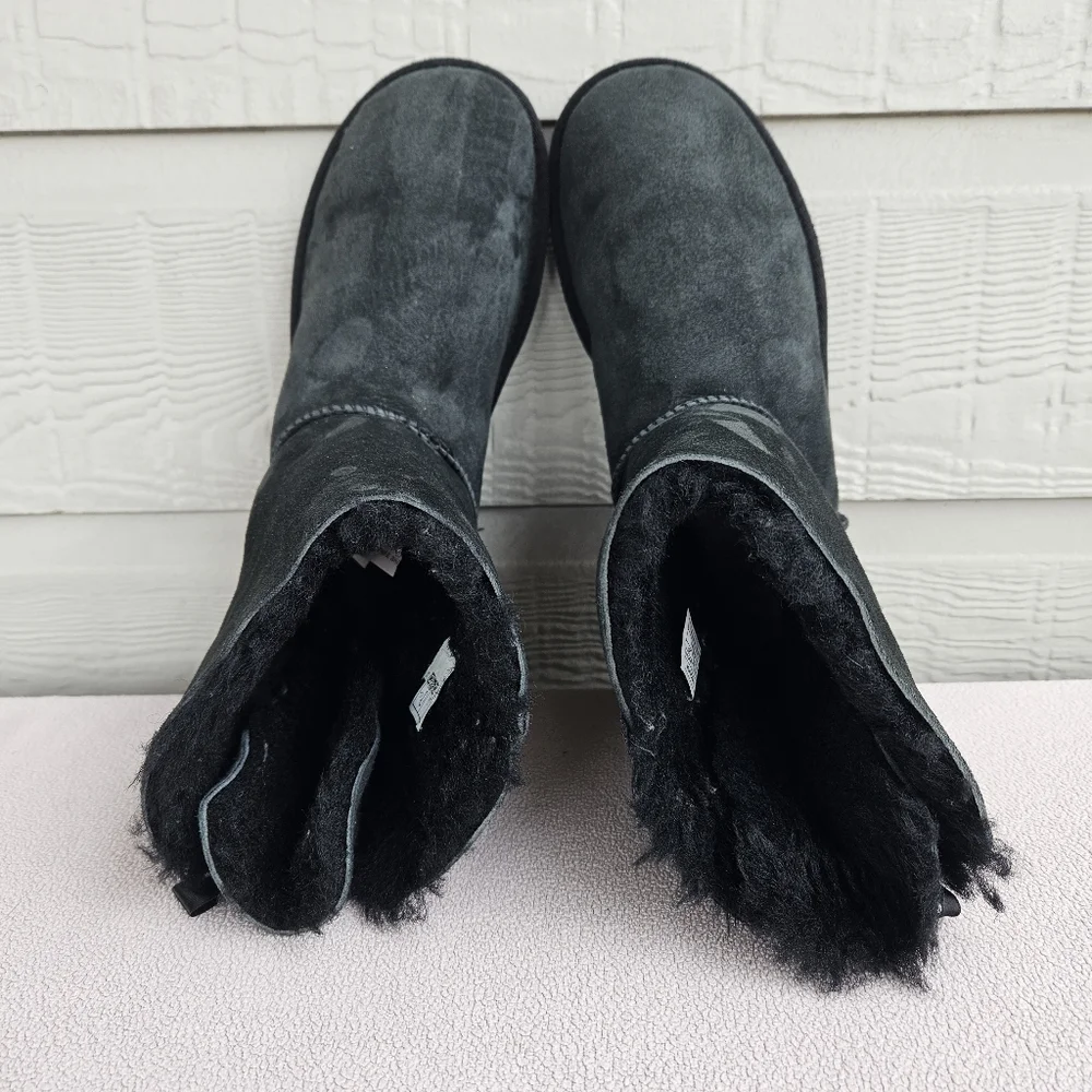 UGG Bailey Bow II Black Suede Sheepskin Winter Boot Women SZ 9 Pull On